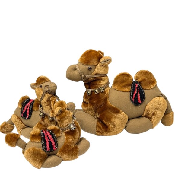 3 Vintage Plush Camels from Dubai - Picture 3 of 17